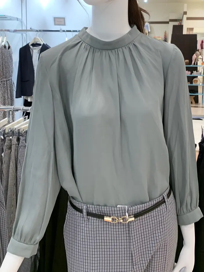 ANY SIS 田中 コーディネート画像