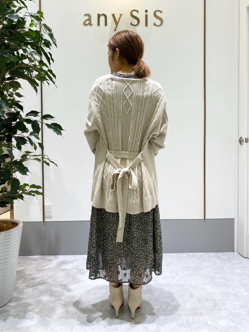 ANY SIS スタッフ コーディネート画像