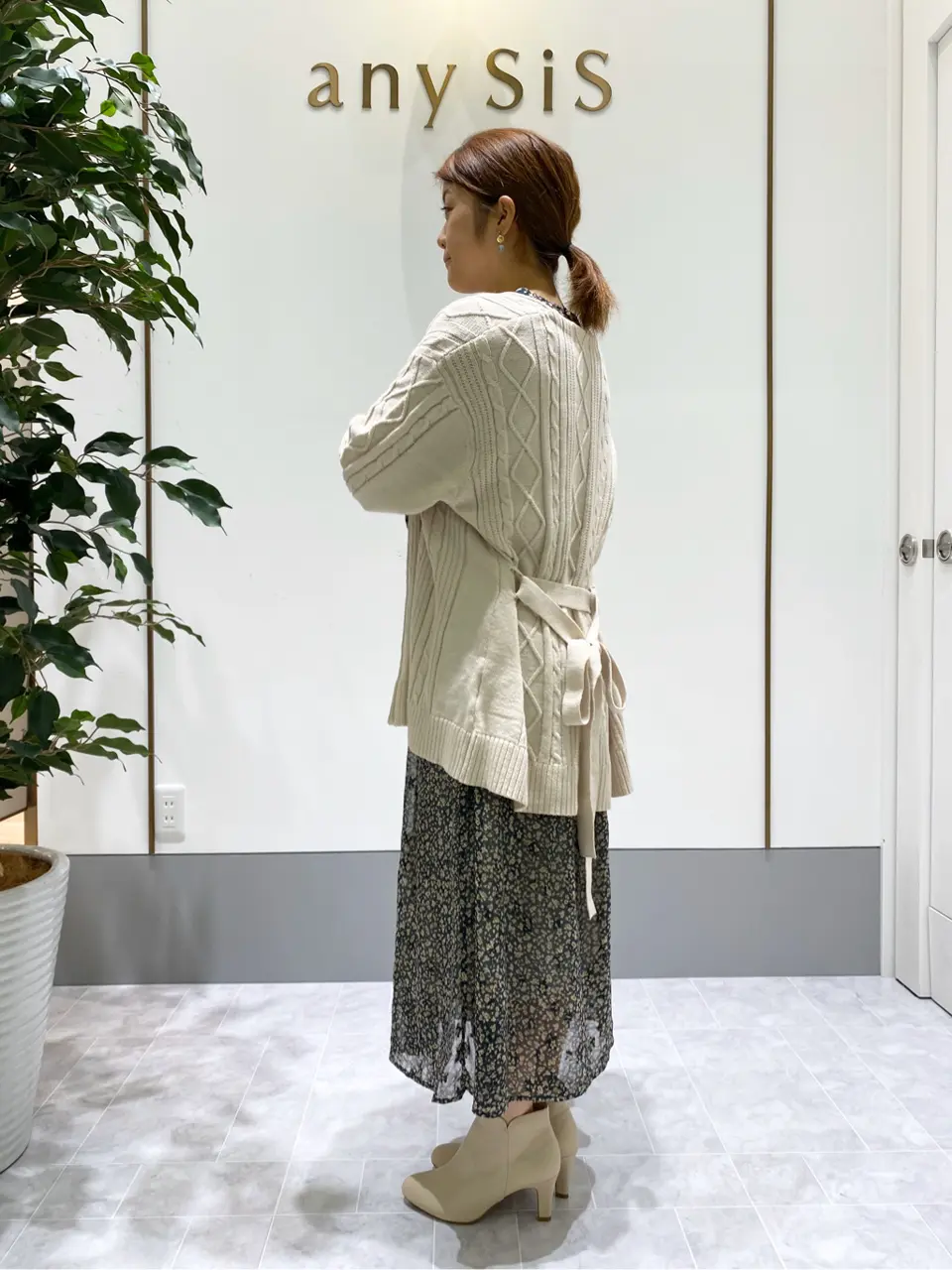 ANY SIS スタッフ コーディネート画像