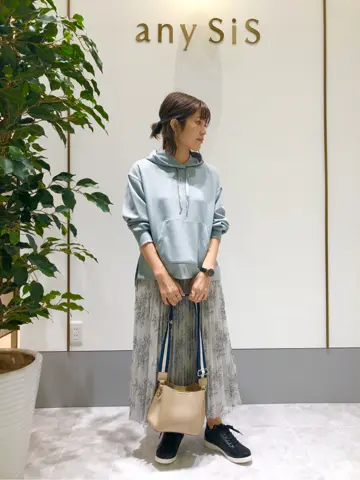 ANY SIS スタッフ コーディネート画像