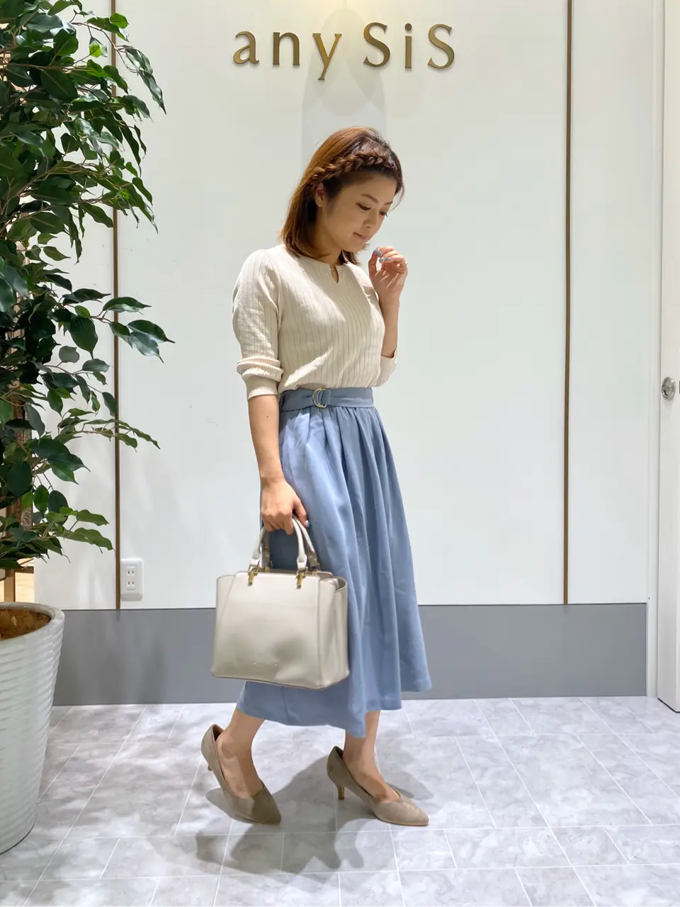 ANY SIS スタッフ コーディネート画像