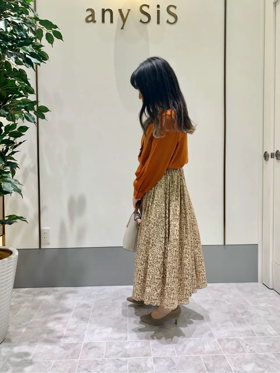 ANY SIS スタッフ コーディネート画像
