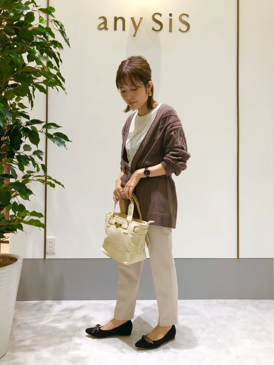 ANY SIS スタッフ コーディネート画像