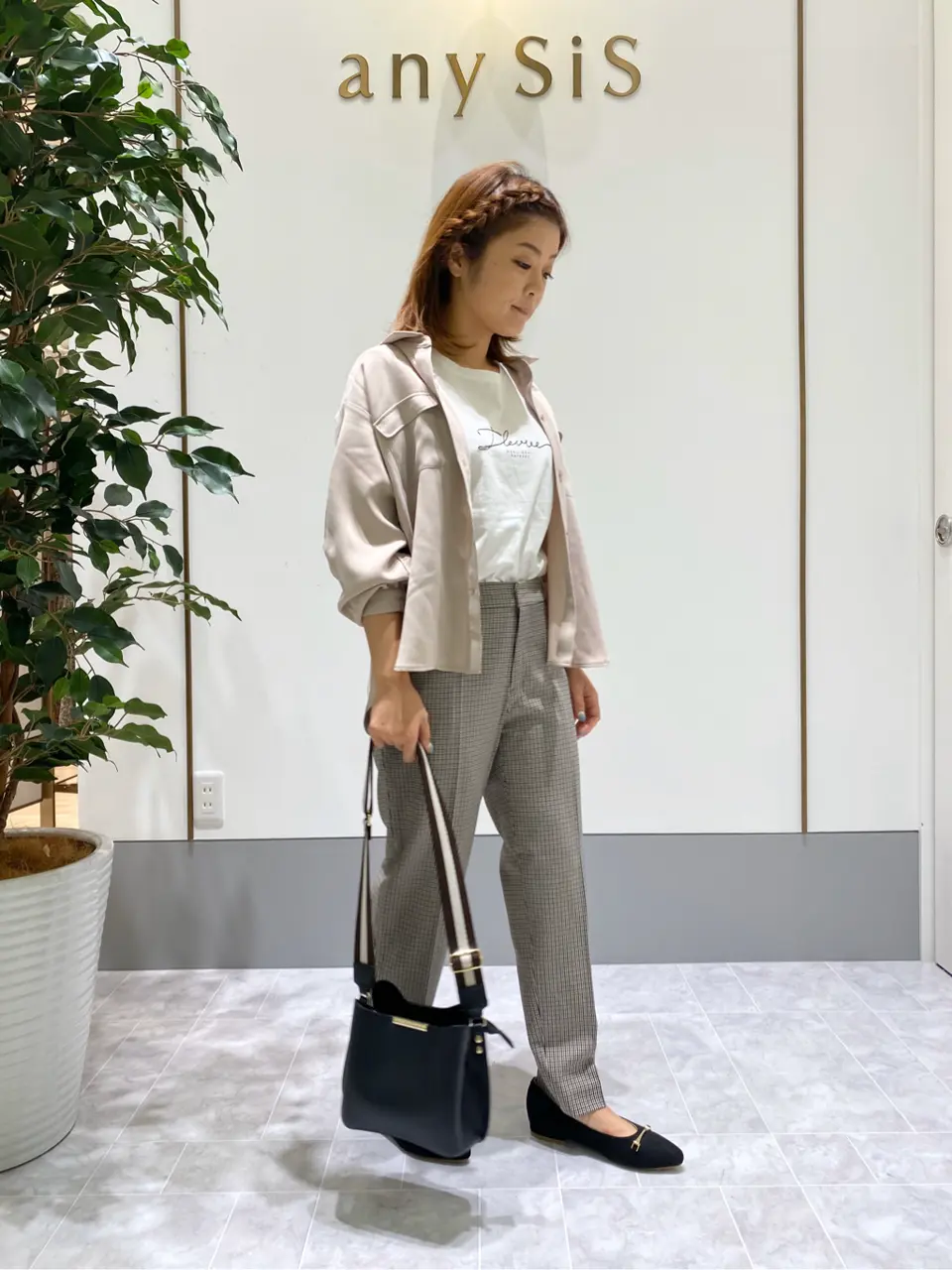 ANY SIS スタッフ コーディネート画像