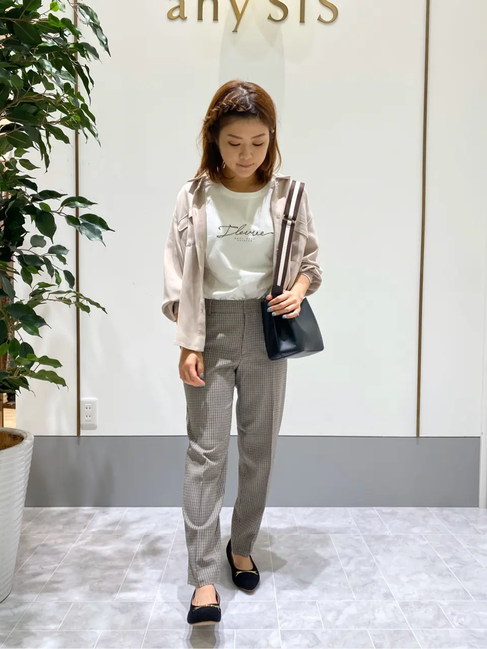 ANY SIS スタッフ コーディネート画像