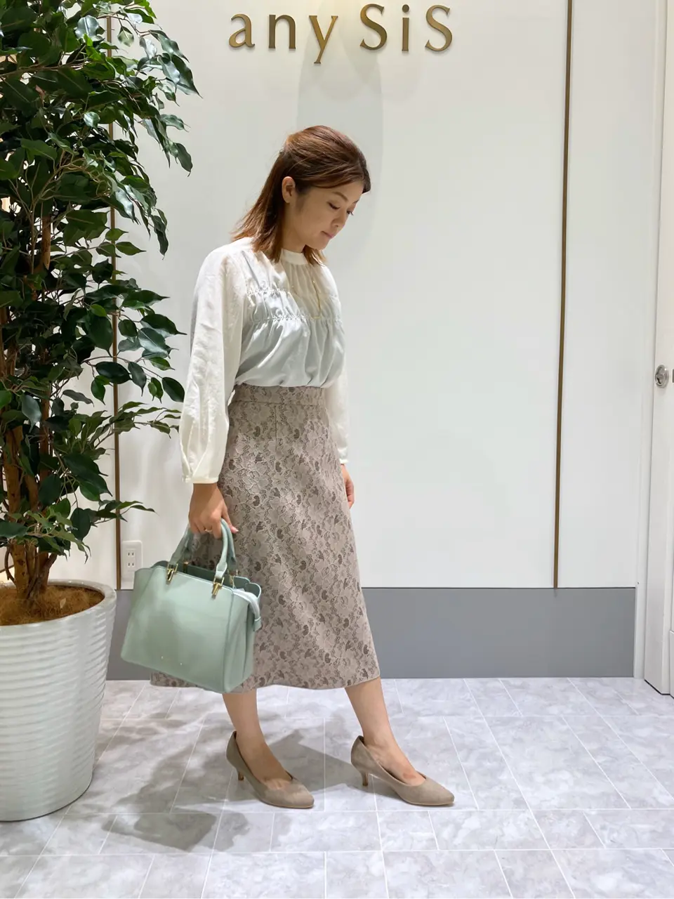 ANY SIS スタッフ コーディネート画像