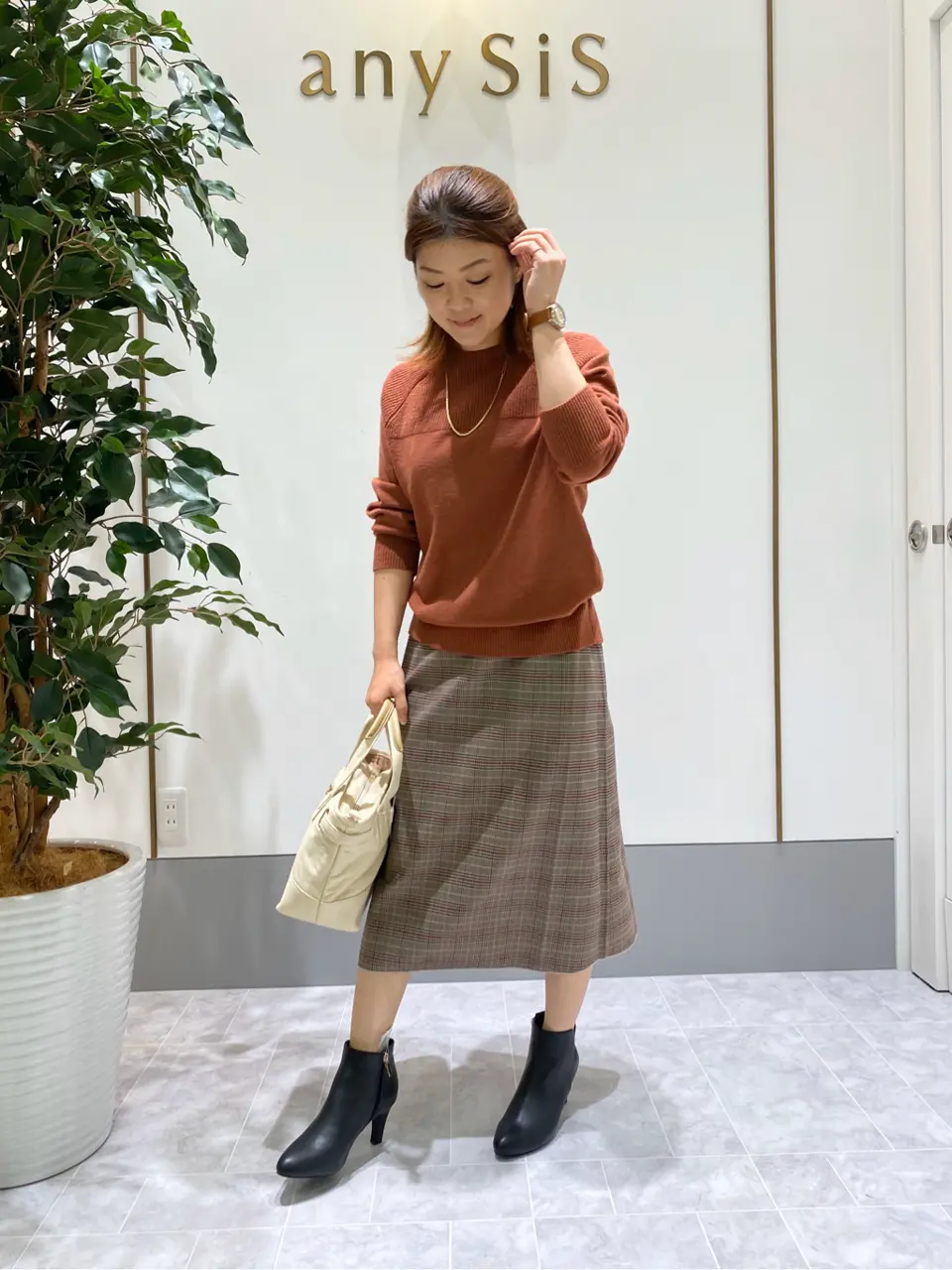 ANY SIS スタッフ コーディネート画像