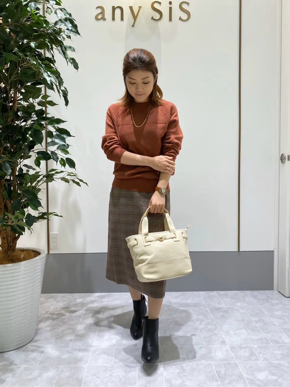 ANY SIS スタッフ コーディネート画像