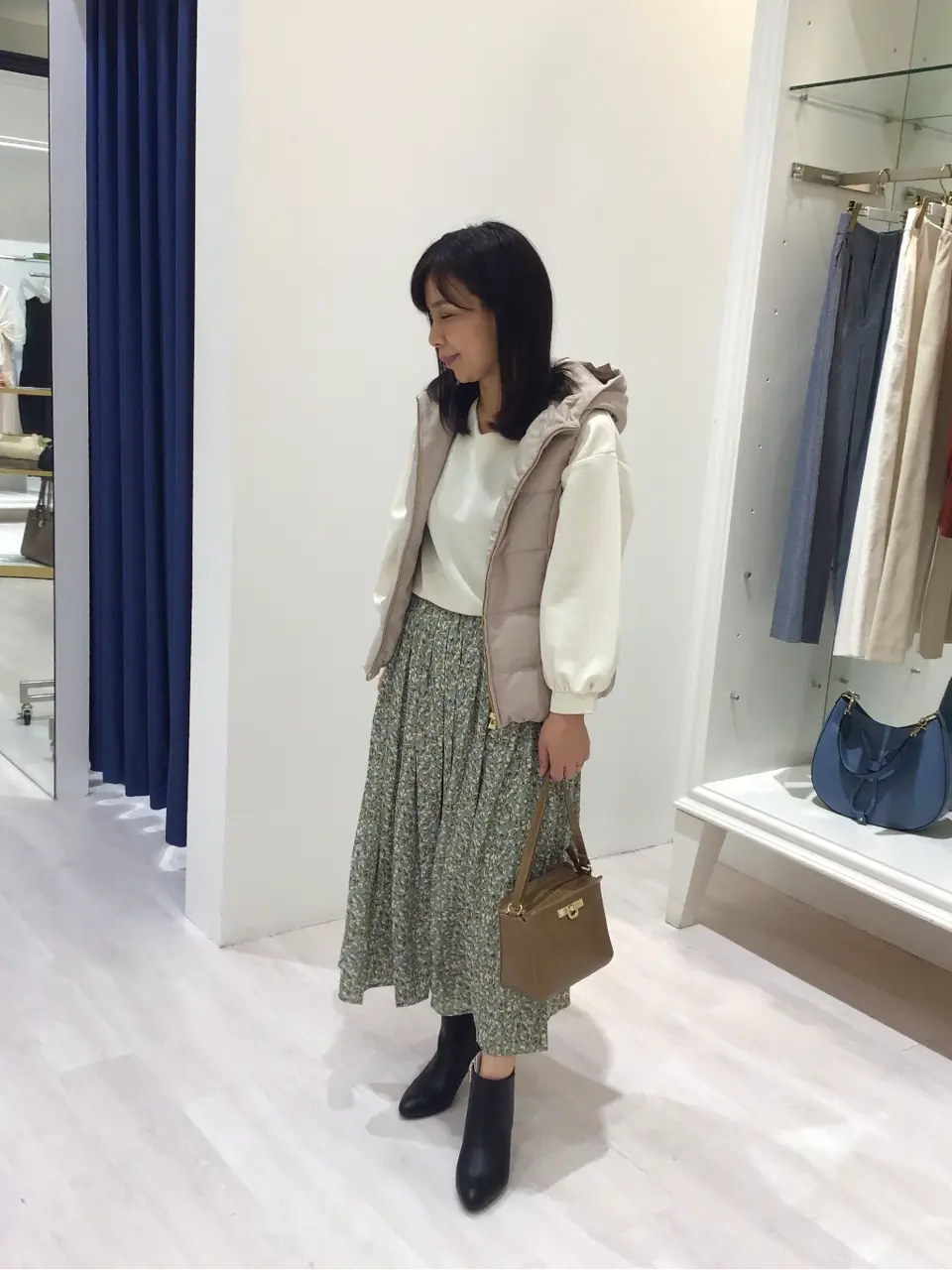 ANY SIS スタッフ コーディネート画像