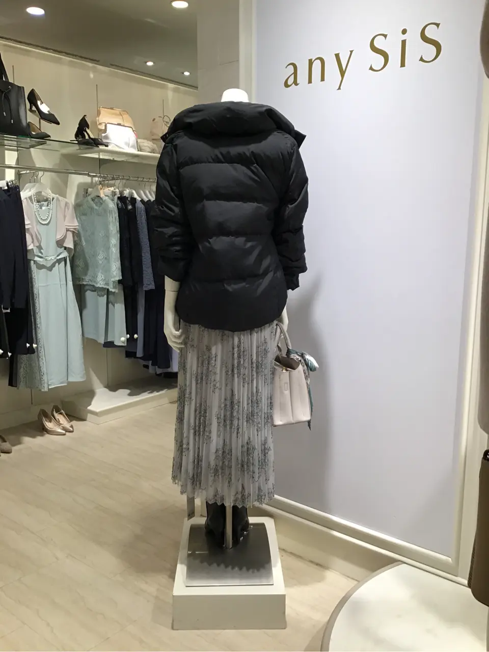 ANY SIS 島崎 コーディネート画像