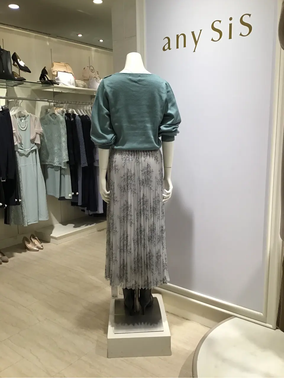 ANY SIS 島崎 コーディネート画像