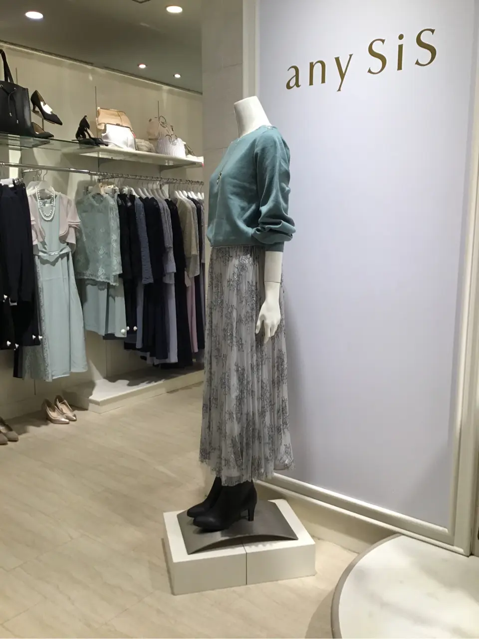 ANY SIS 島崎 コーディネート画像