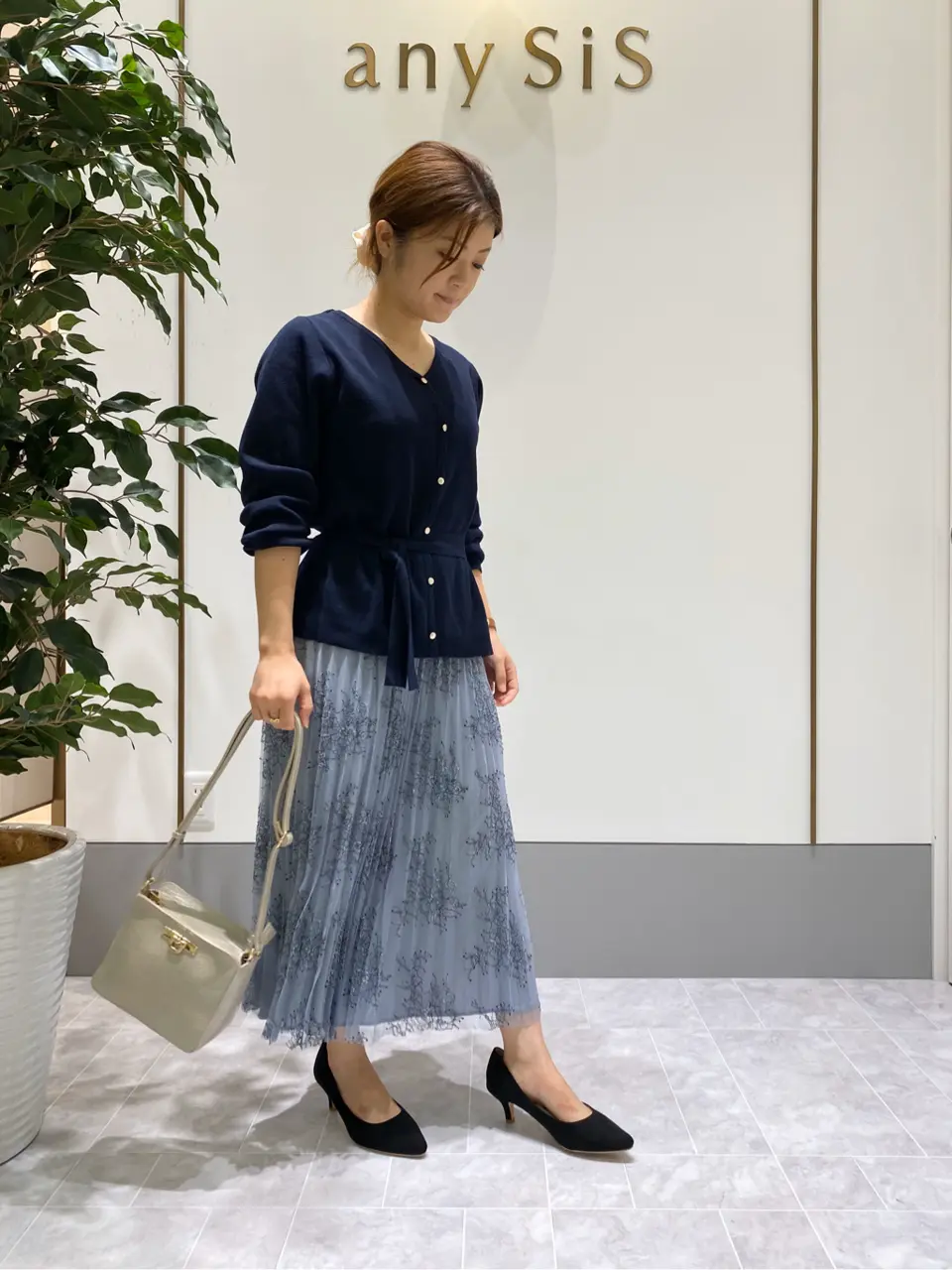 ANY SIS スタッフ コーディネート画像