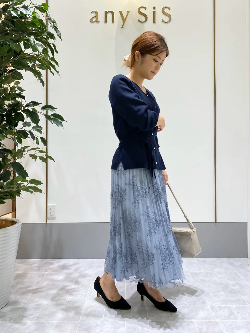 ANY SIS スタッフ コーディネート画像