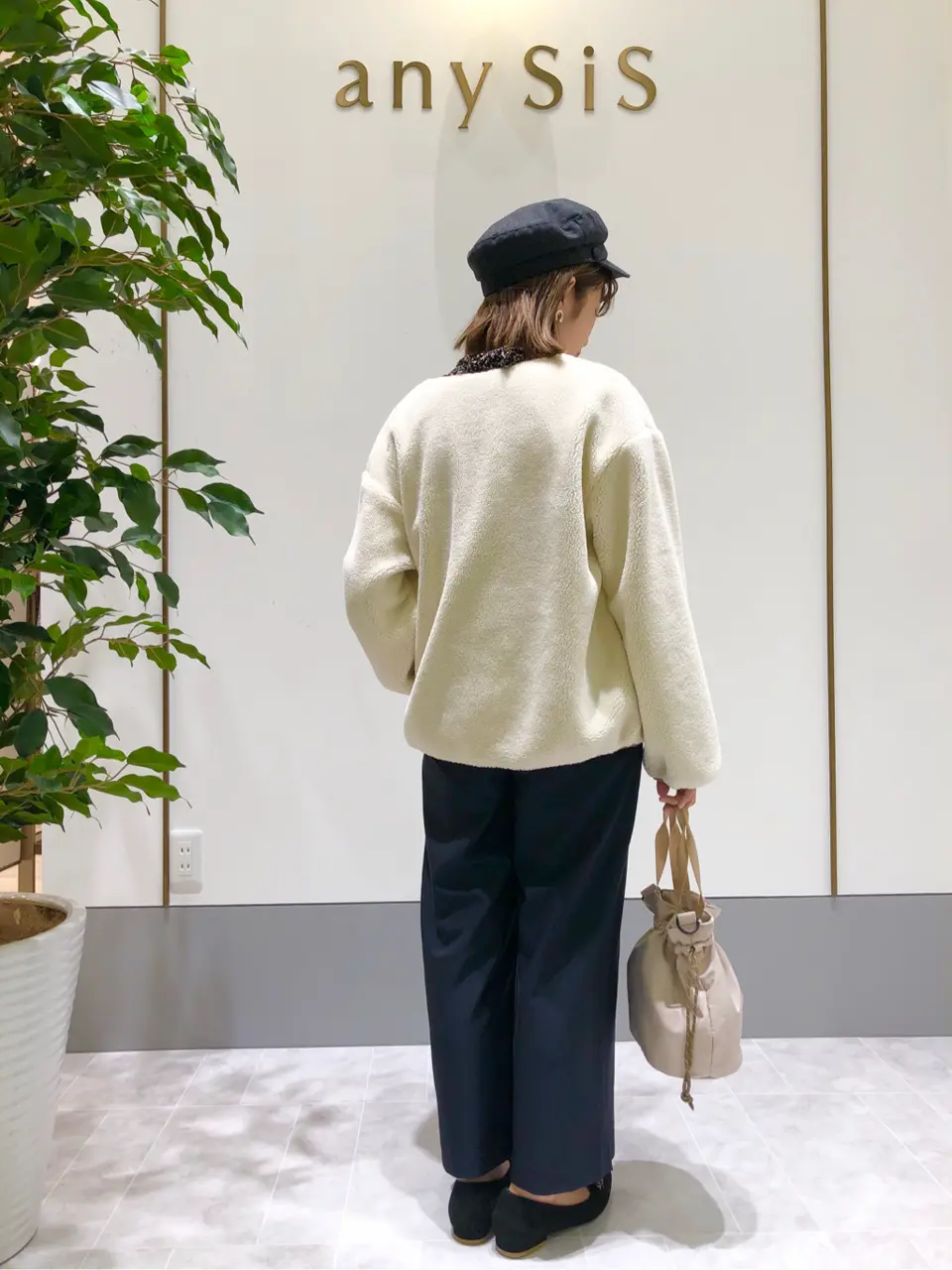 ANY SIS スタッフ コーディネート画像