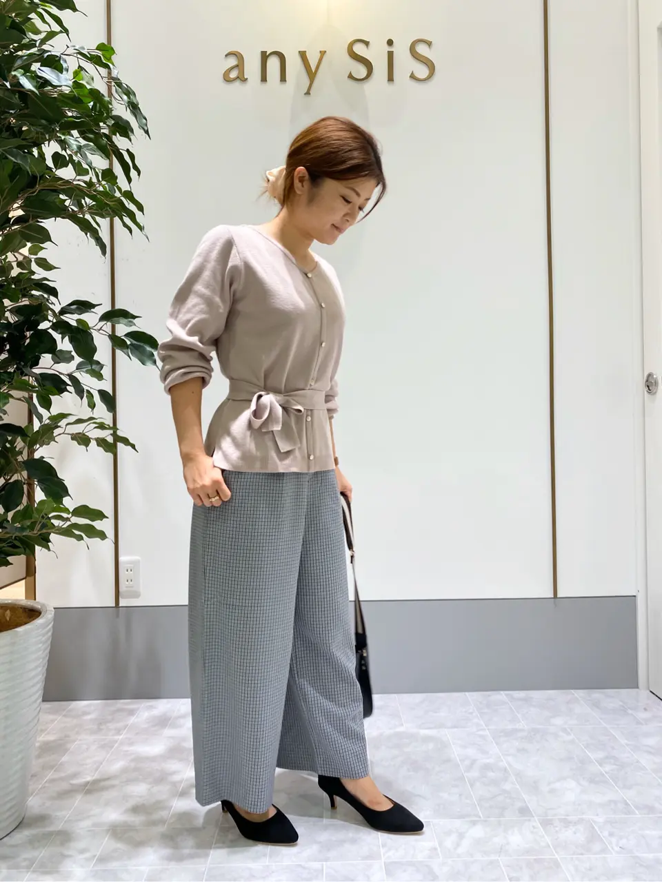 ANY SIS スタッフ コーディネート画像