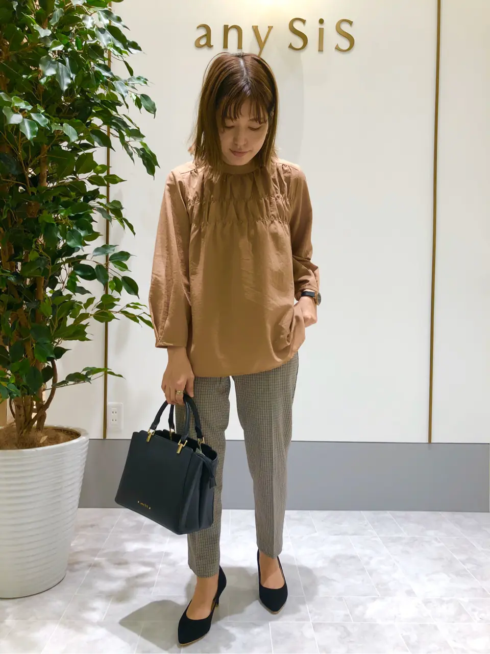 ANY SIS スタッフ コーディネート画像