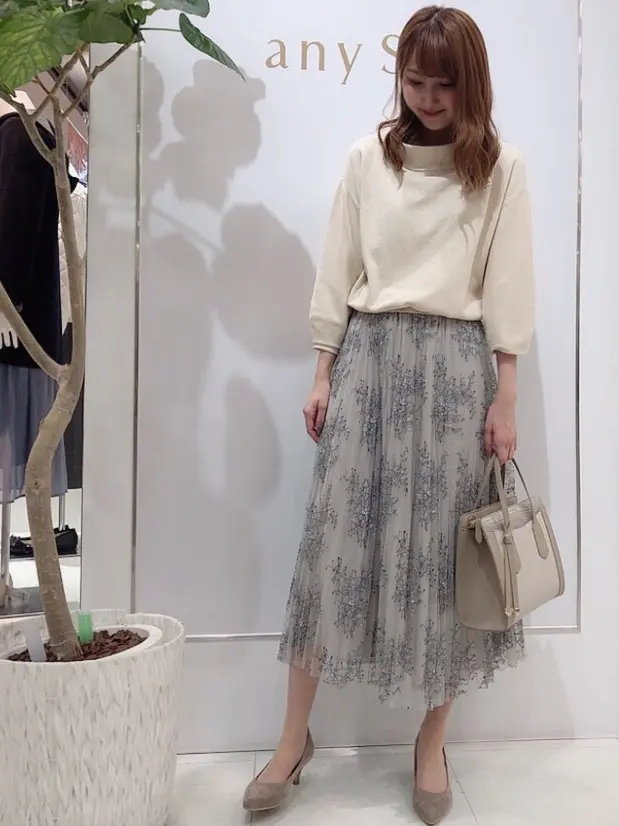 ANY SIS スタッフ コーディネート画像