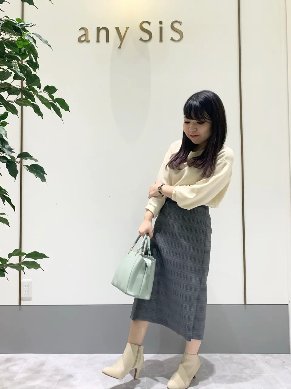 ANY SIS スタッフ コーディネート画像