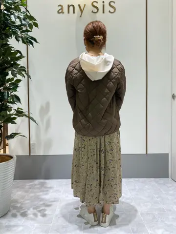 ANY SIS スタッフ コーディネート画像