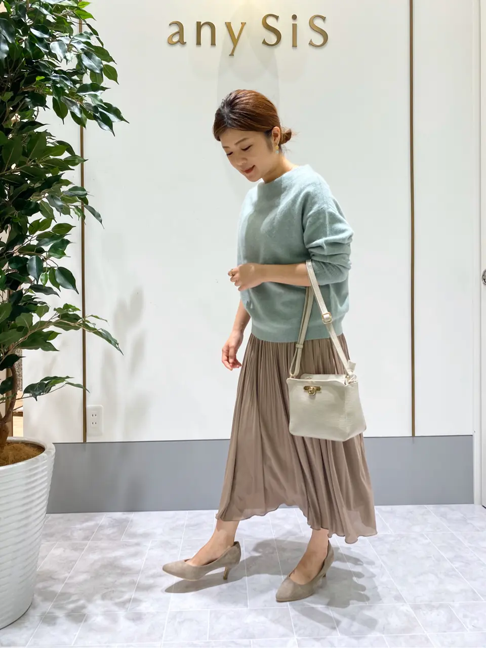 ANY SIS スタッフ コーディネート画像