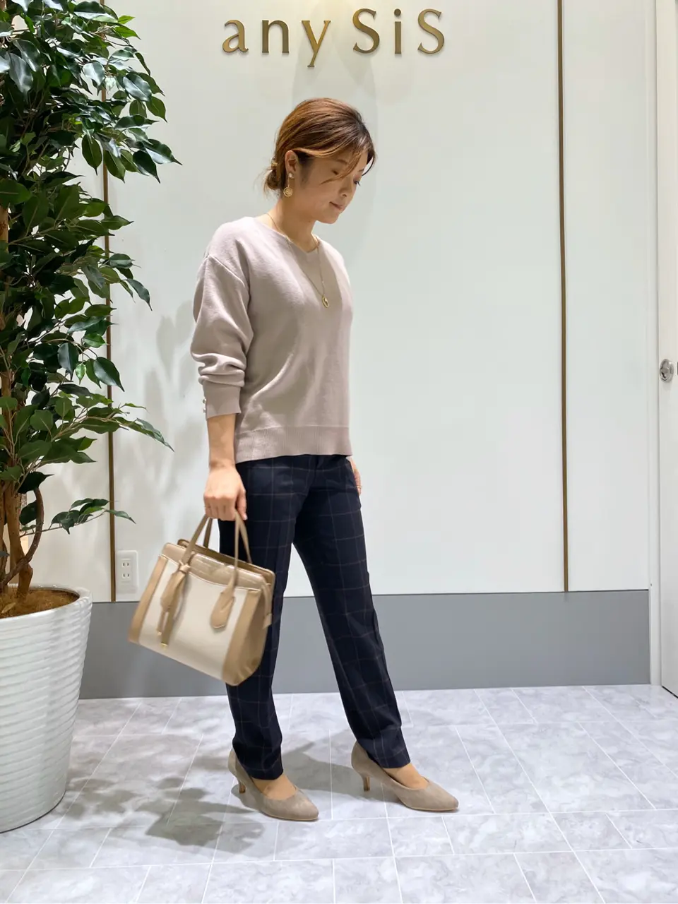 ANY SIS スタッフ コーディネート画像