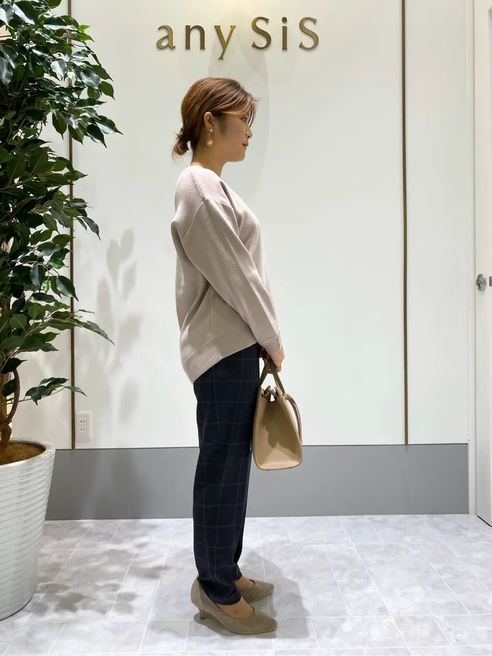 ANY SIS スタッフ コーディネート画像