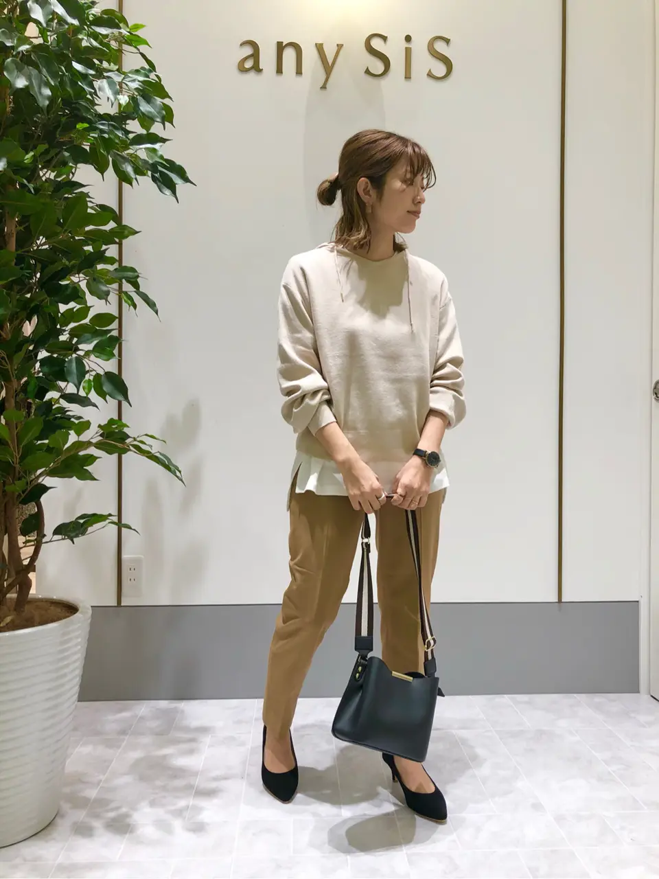 ANY SIS スタッフ コーディネート画像