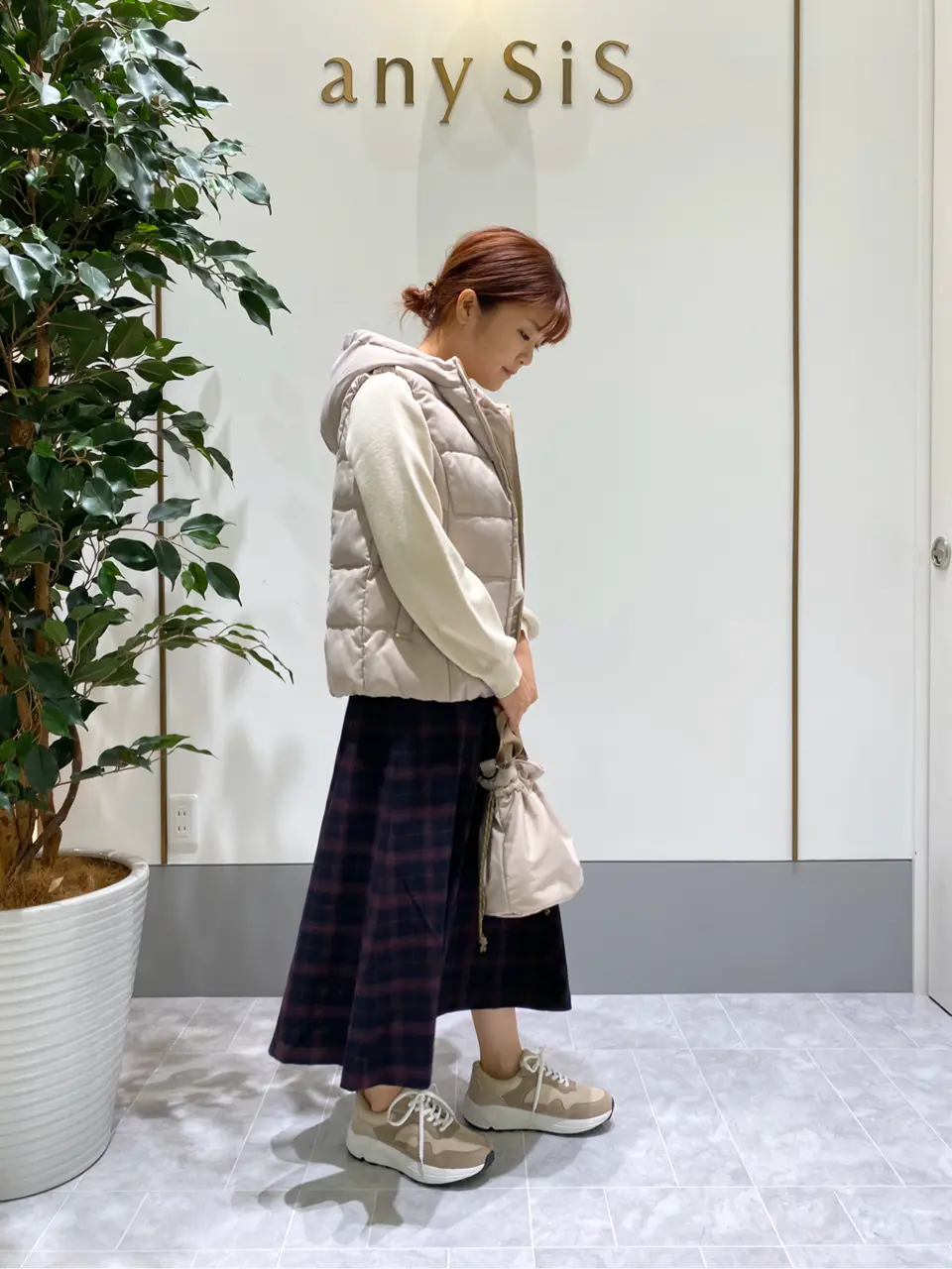 ANY SIS スタッフ コーディネート画像