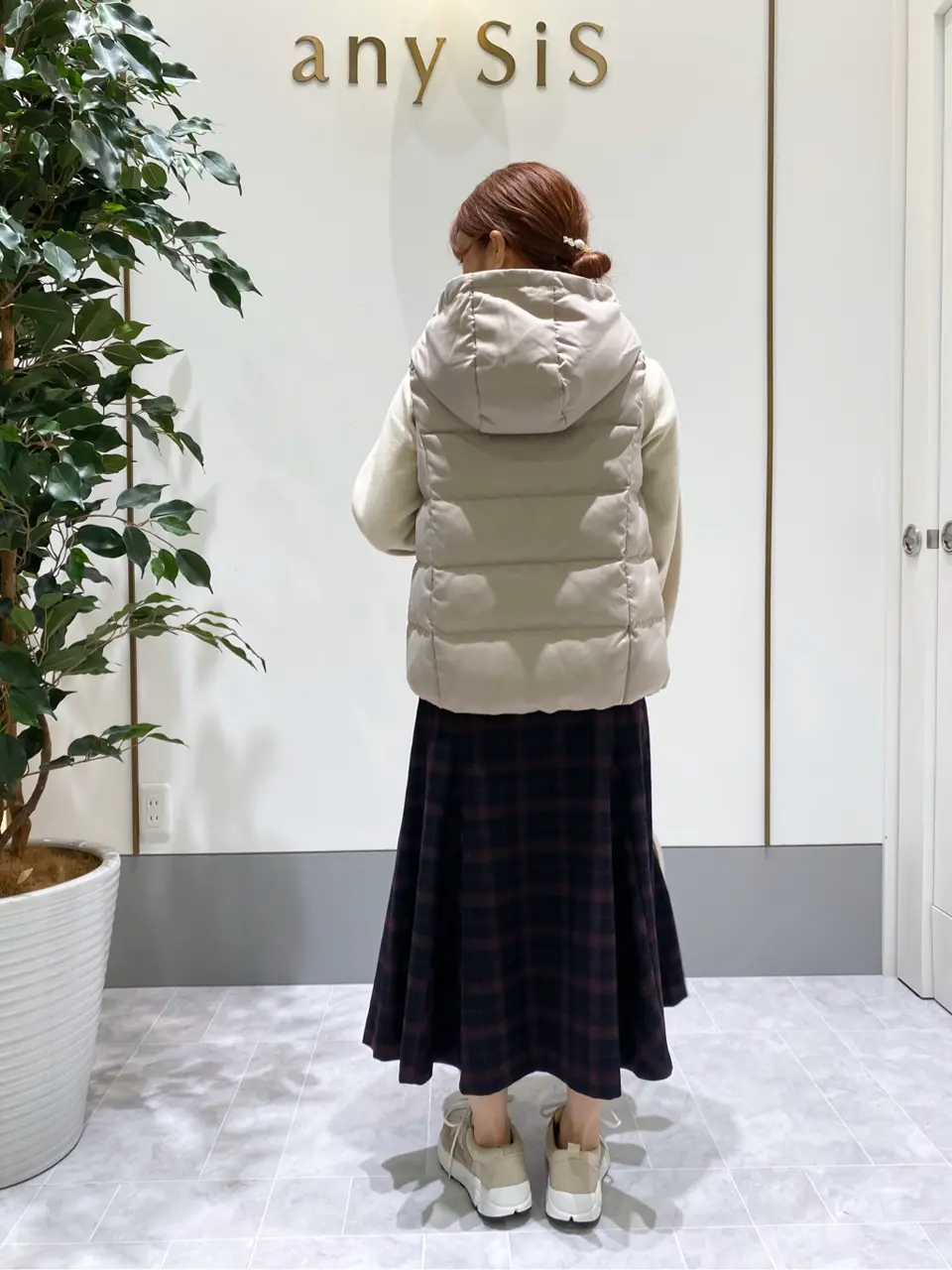 ANY SIS スタッフ コーディネート画像