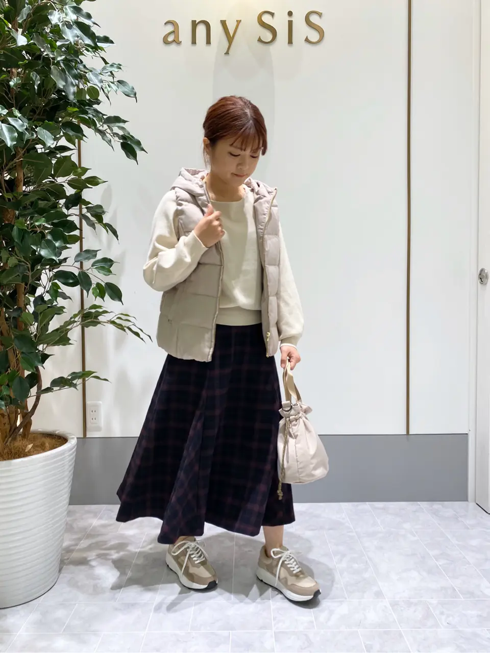 ANY SIS スタッフ コーディネート画像