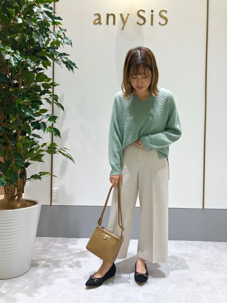 ANY SIS スタッフ コーディネート画像