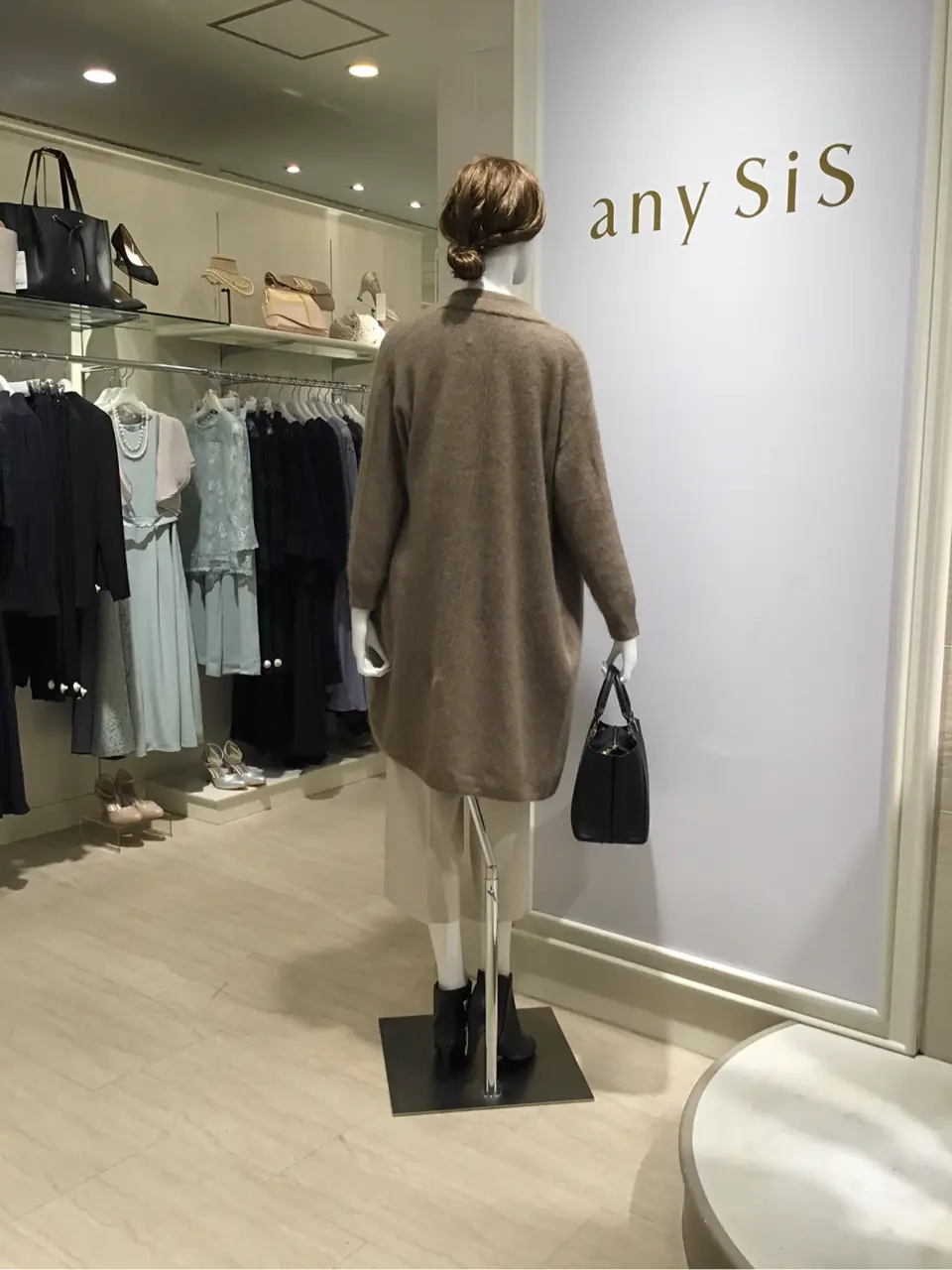 ANY SIS 島崎 コーディネート画像