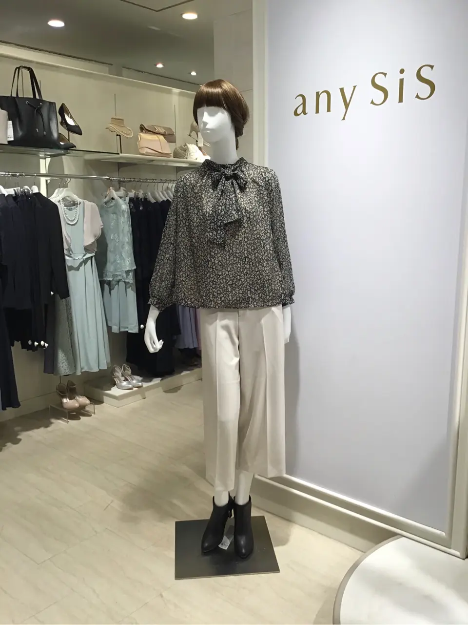 ANY SIS 島崎 コーディネート画像