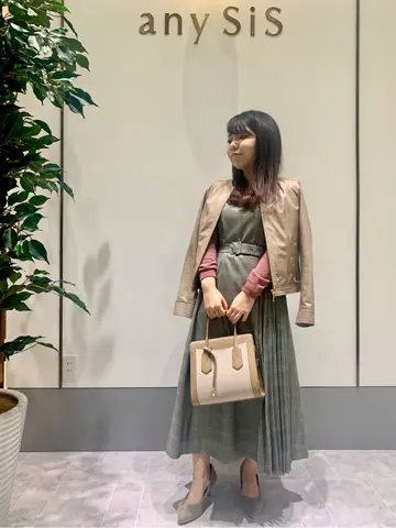 ANY SIS スタッフ コーディネート画像