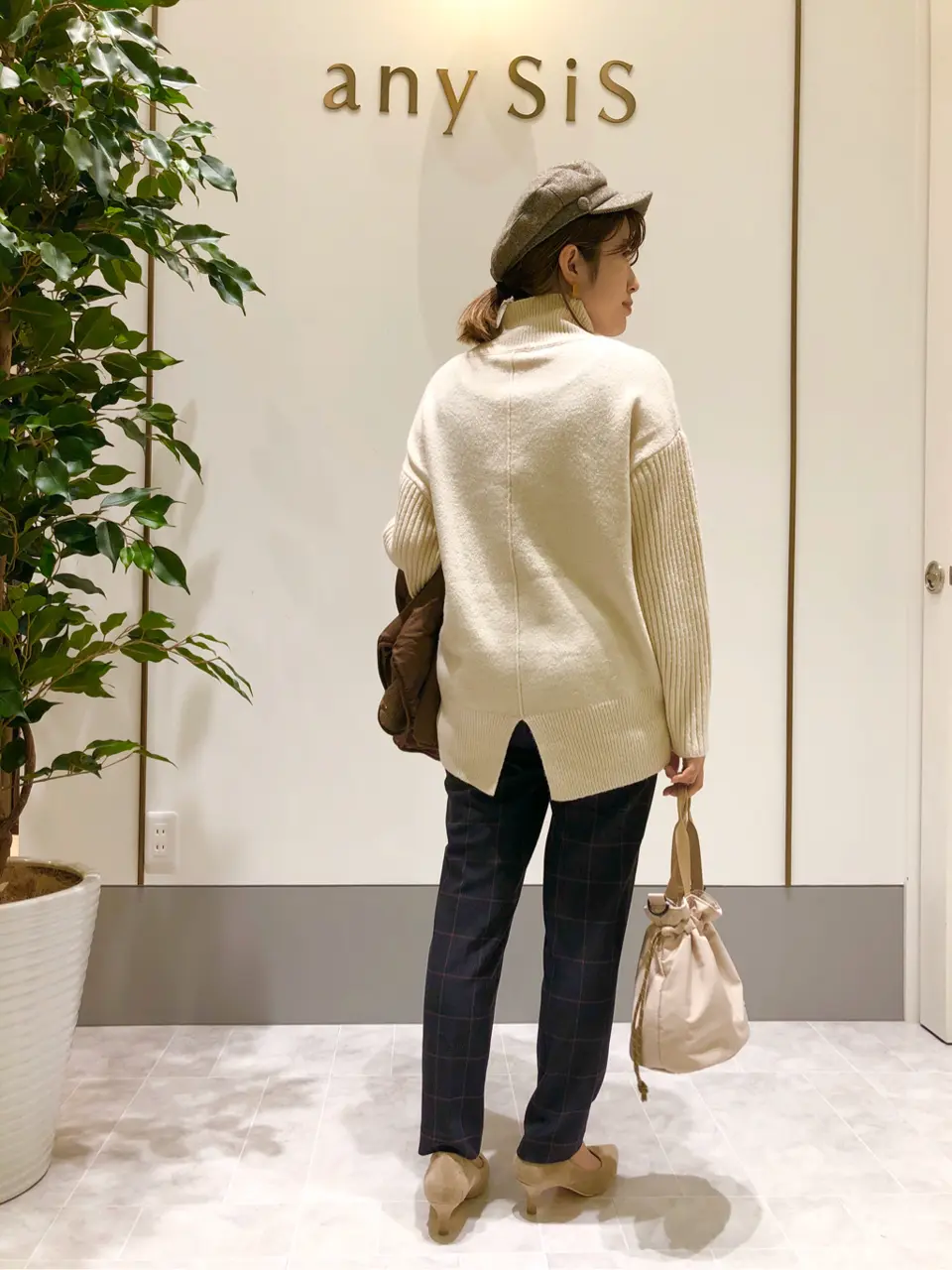 ANY SIS スタッフ コーディネート画像