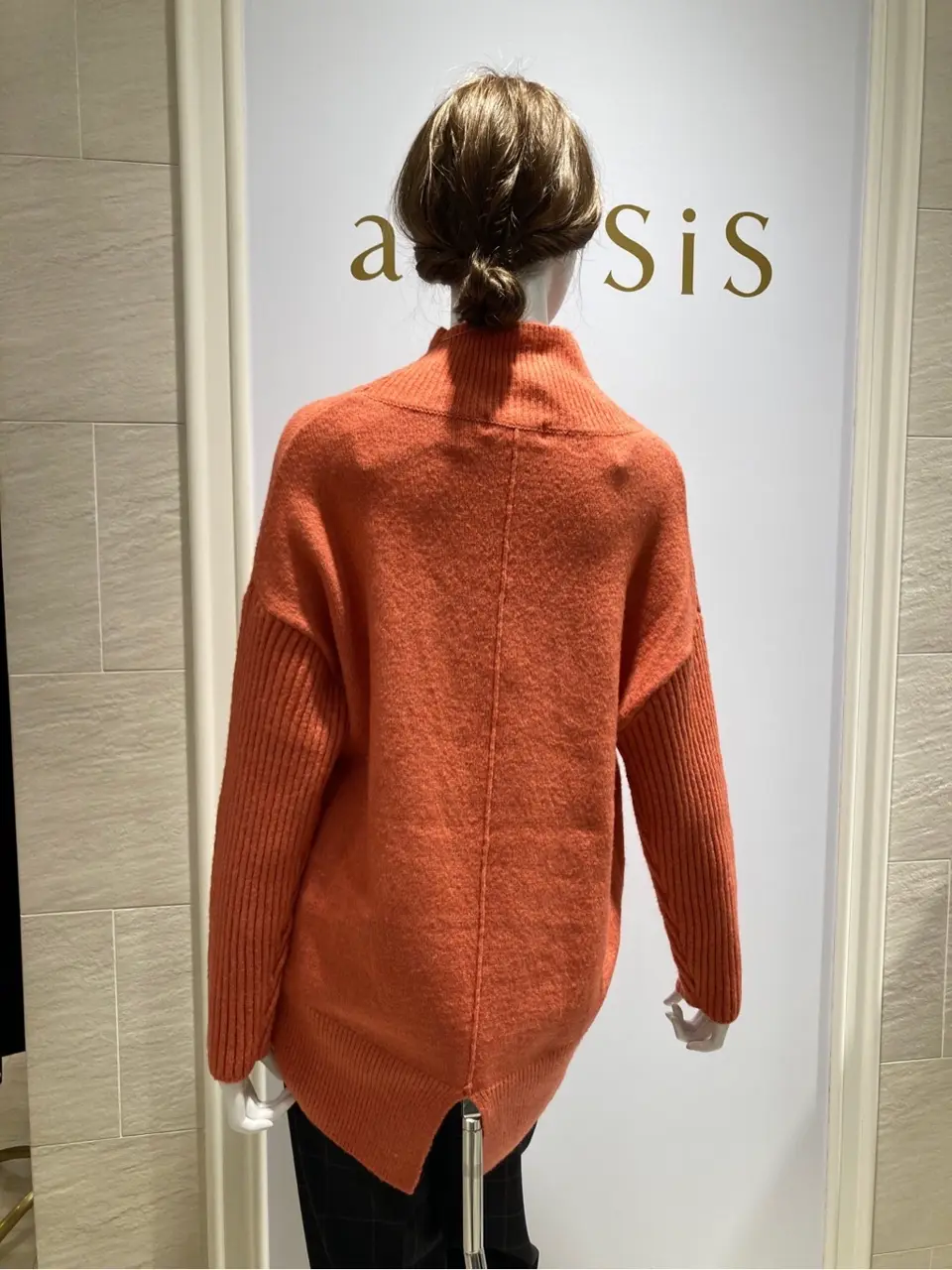 ANY SIS 島崎 コーディネート画像