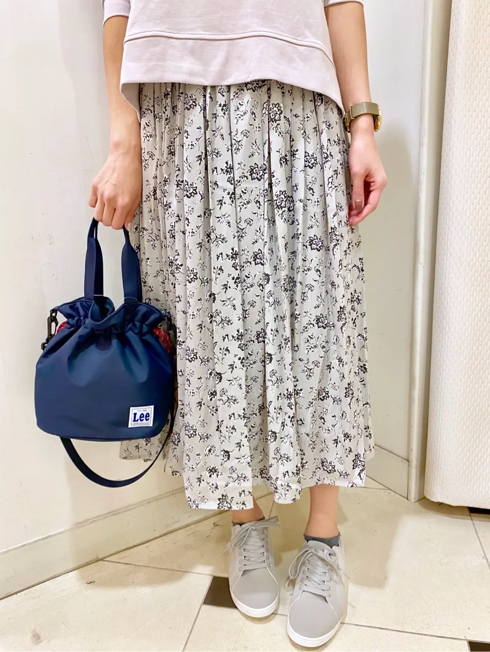 ANY SIS 金井 コーディネート画像