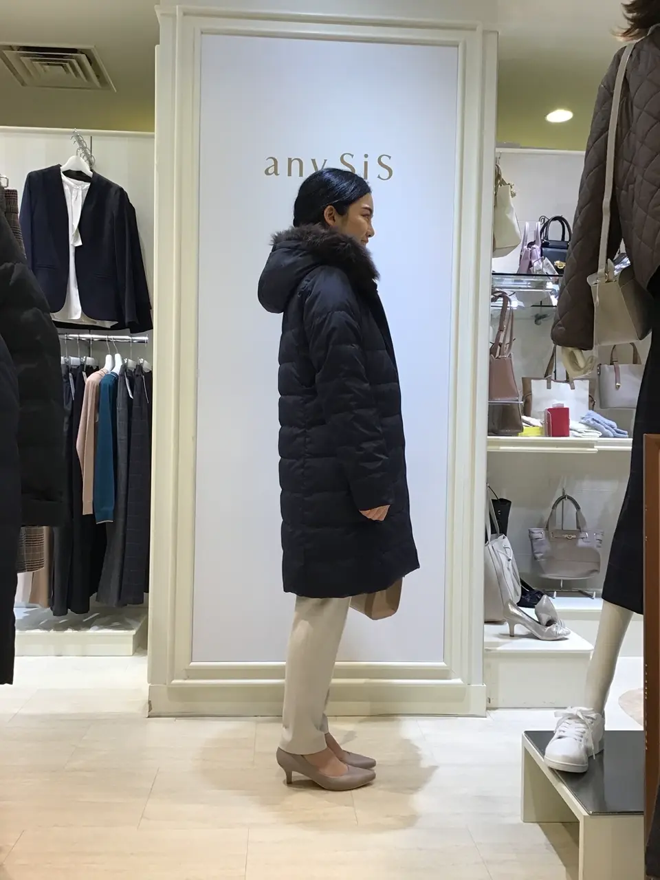 ANY SIS スタッフ コーディネート画像