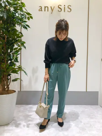 ANY SIS スタッフ コーディネート画像