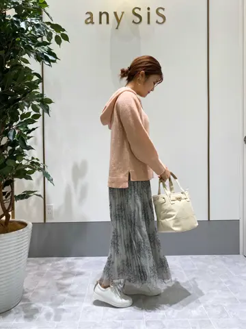 ANY SIS スタッフ コーディネート画像