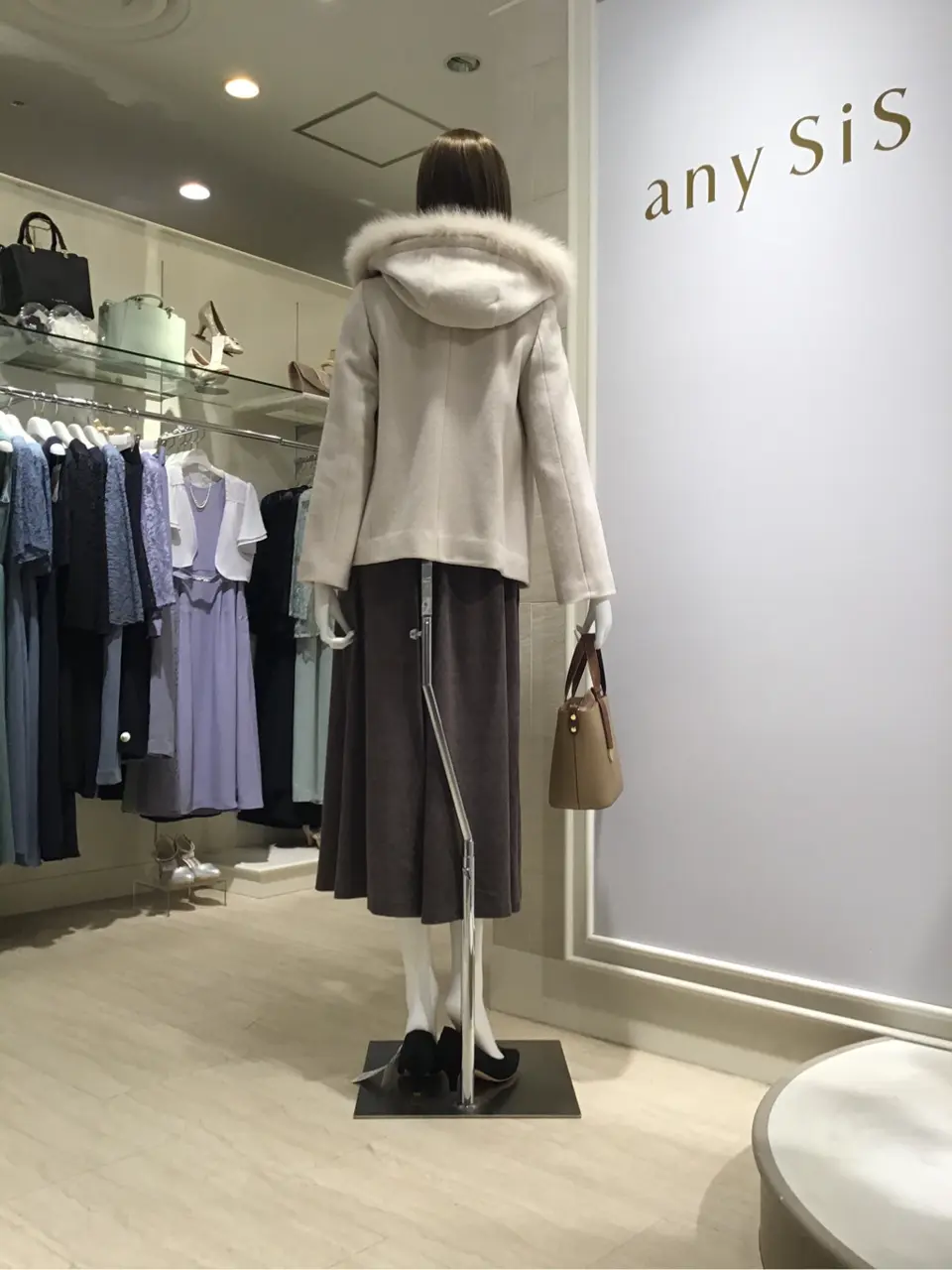 ANY SIS 島崎 コーディネート画像