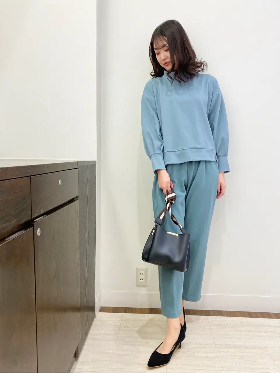 ANY SIS スタッフ コーディネート画像