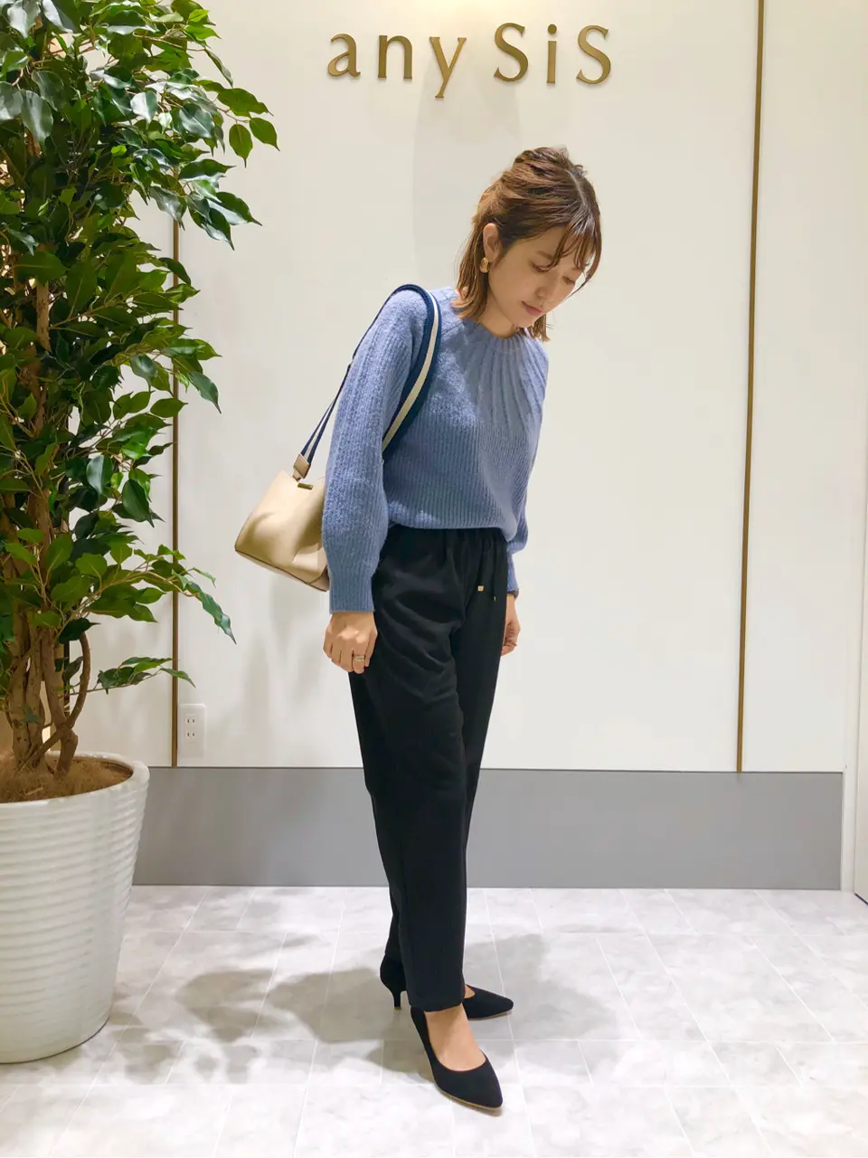 ANY SIS スタッフ コーディネート画像