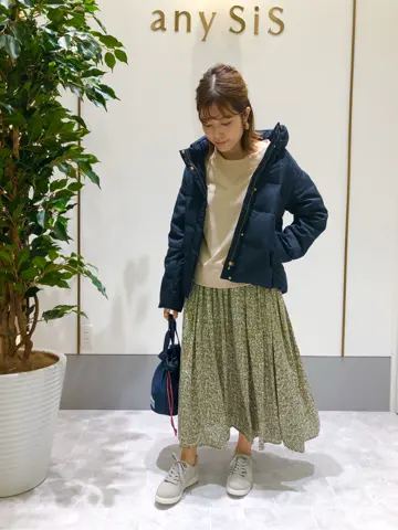 ANY SIS スタッフ コーディネート画像