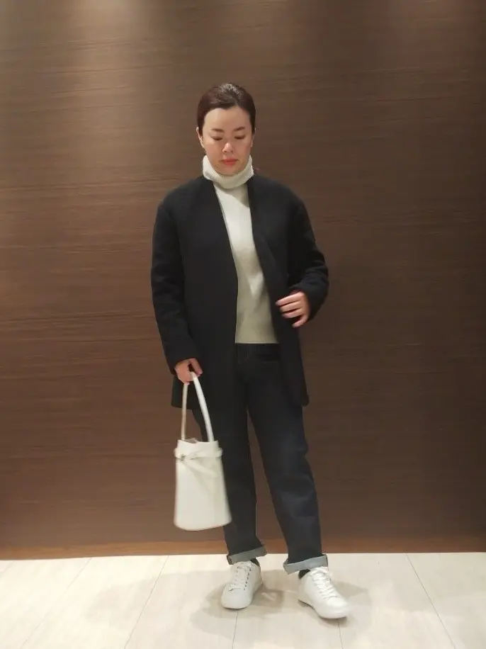  スタッフn コーディネート画像