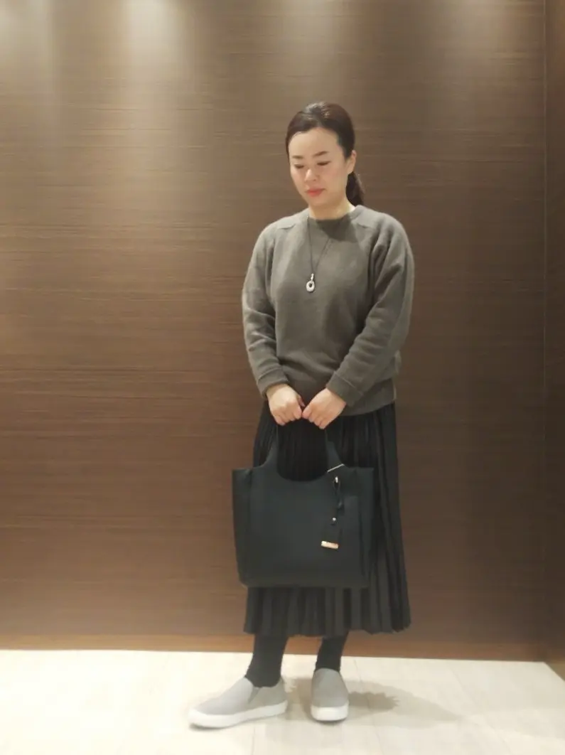  スタッフn コーディネート画像