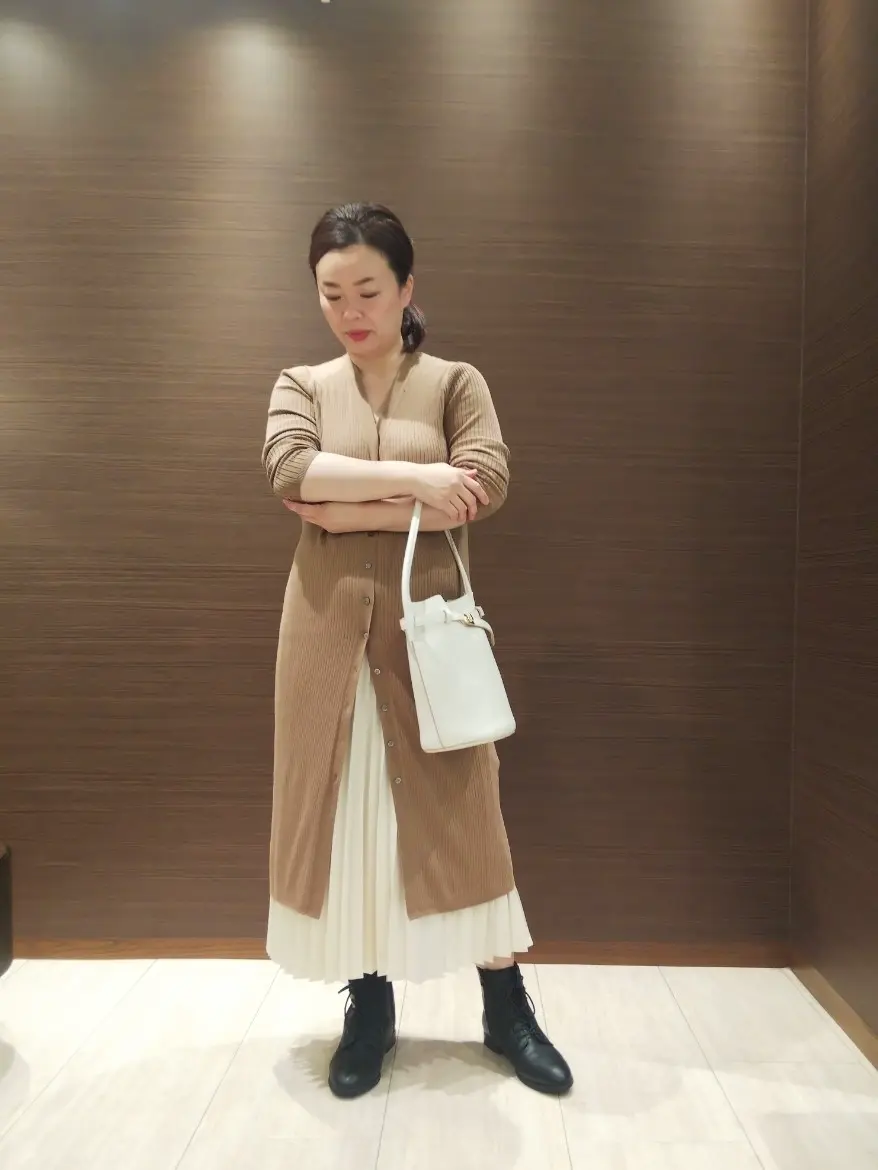  スタッフn コーディネート画像