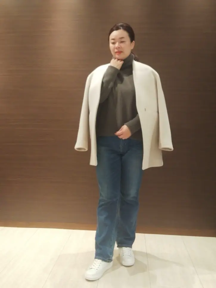  スタッフn コーディネート画像