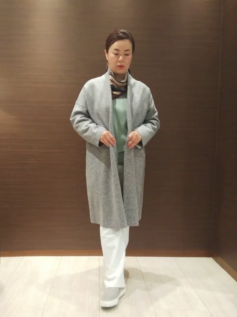  スタッフn コーディネート画像